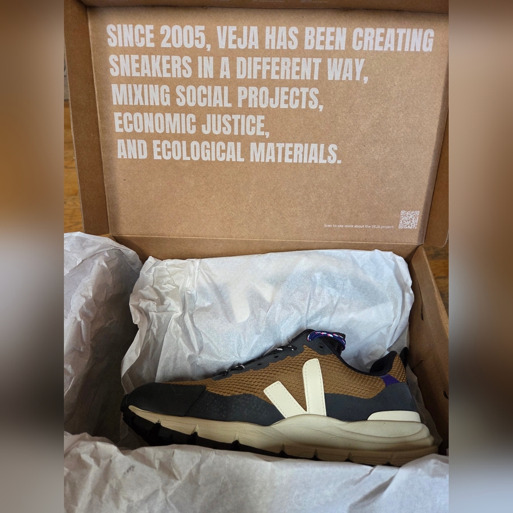 Veja Brown and Black Sneakers with Orange Insole - Picture 2 of 7